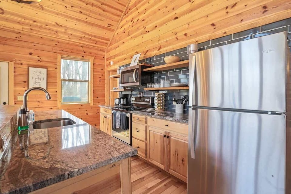 Kitchen Paradise: Modern style meets rustic charm, perfect for culinary adventures!