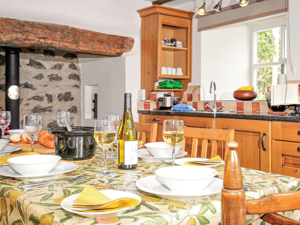 Dining Area | Bwthyn yr Ardd - Criccieth Cottages, Criccieth