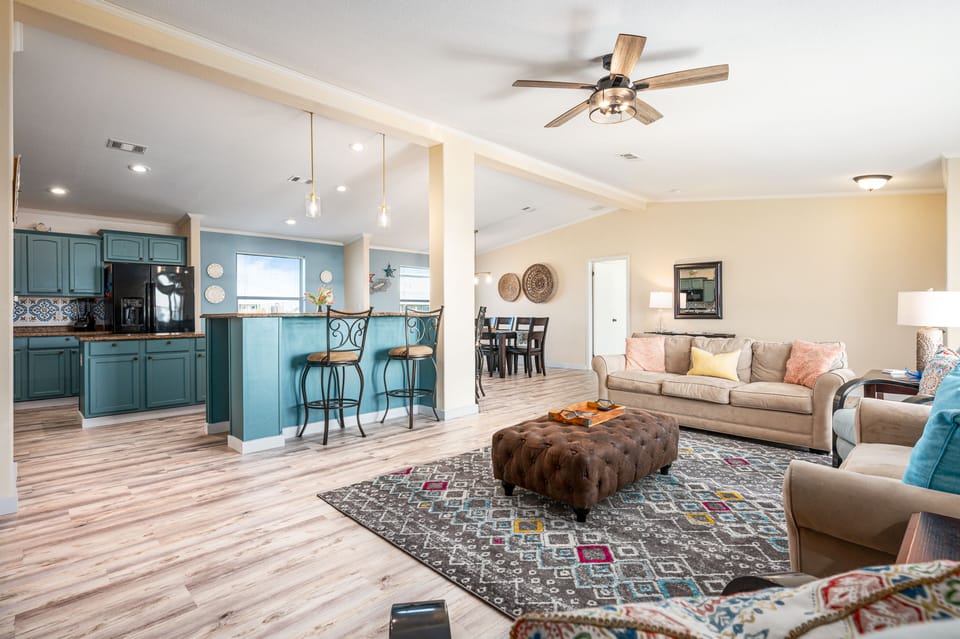 Spacious room for everyone to enjoy meals, games and relaxation together!