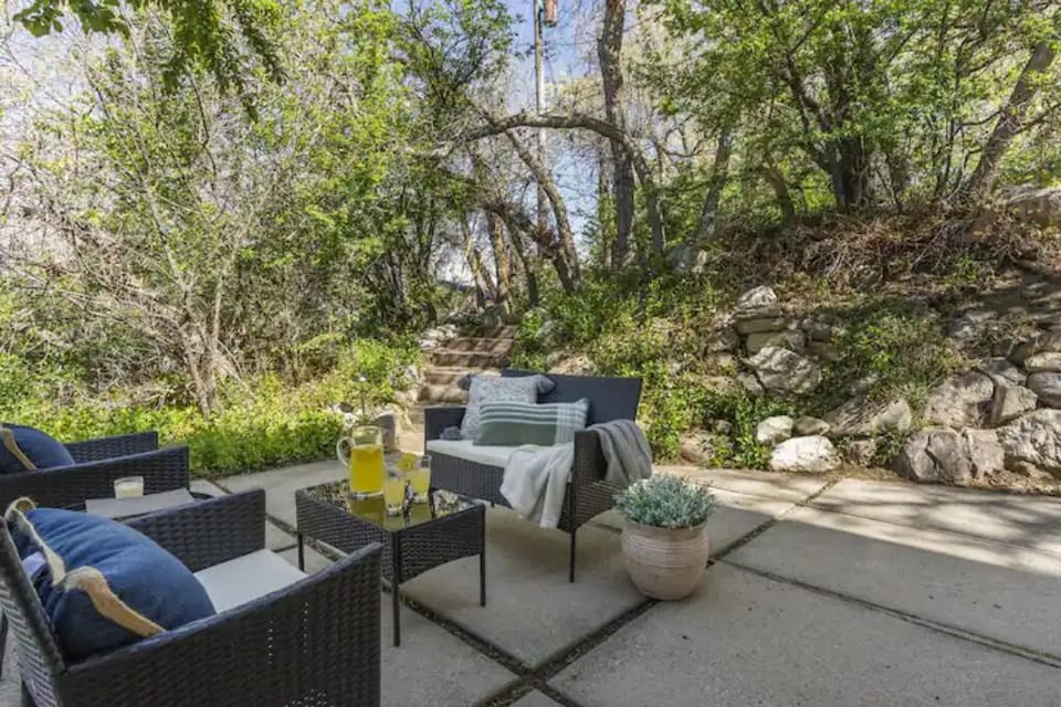 Private outdoor Patio in the Daytime (lots to explore!)