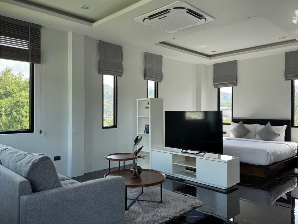 In-room safe, desk, free cribs/infant beds, free WiFi