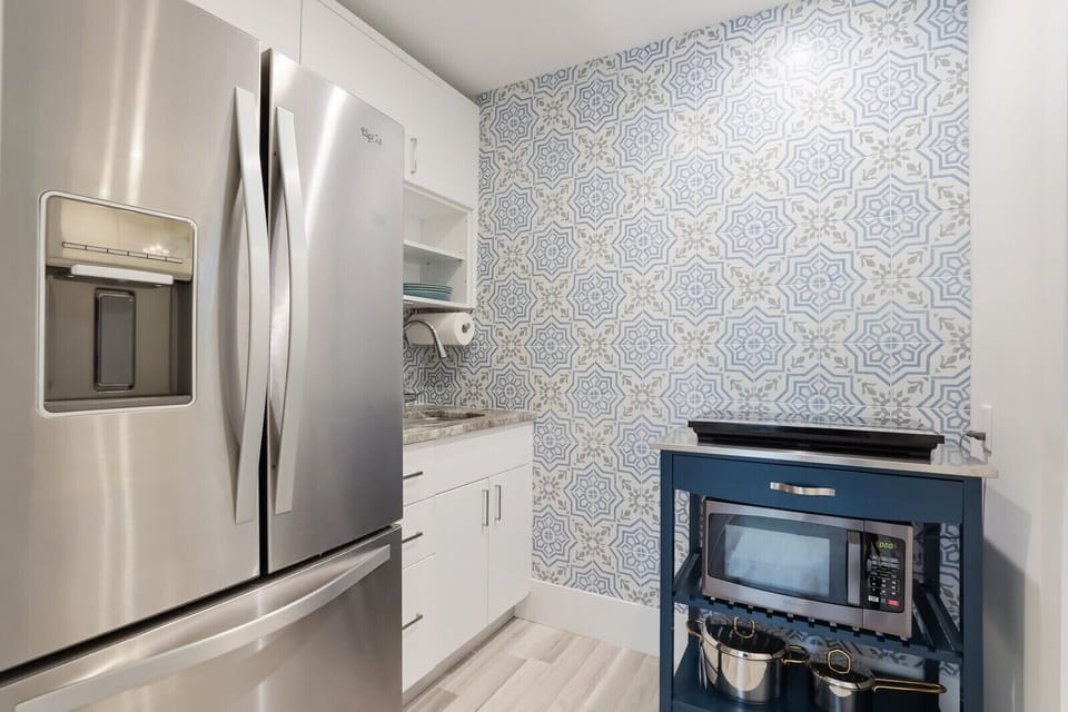 Cozy updated kitchenette