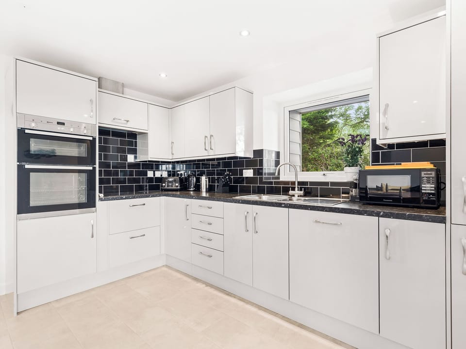 Kitchen area | Seaborne Cottage, Pwlheli