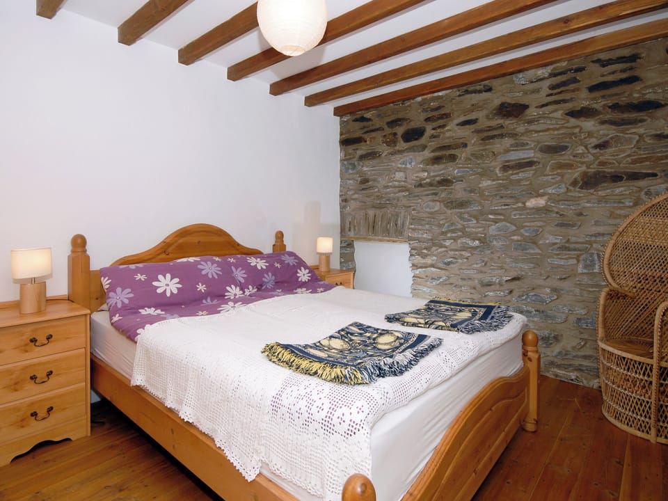 Bedroom | Yr Hen Gof, Mathry