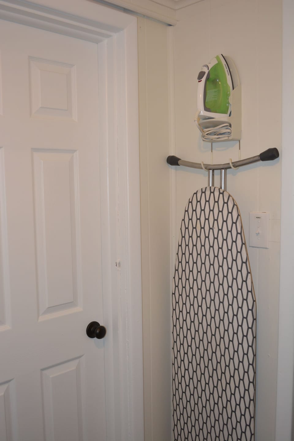 Iron & Ironing Board
