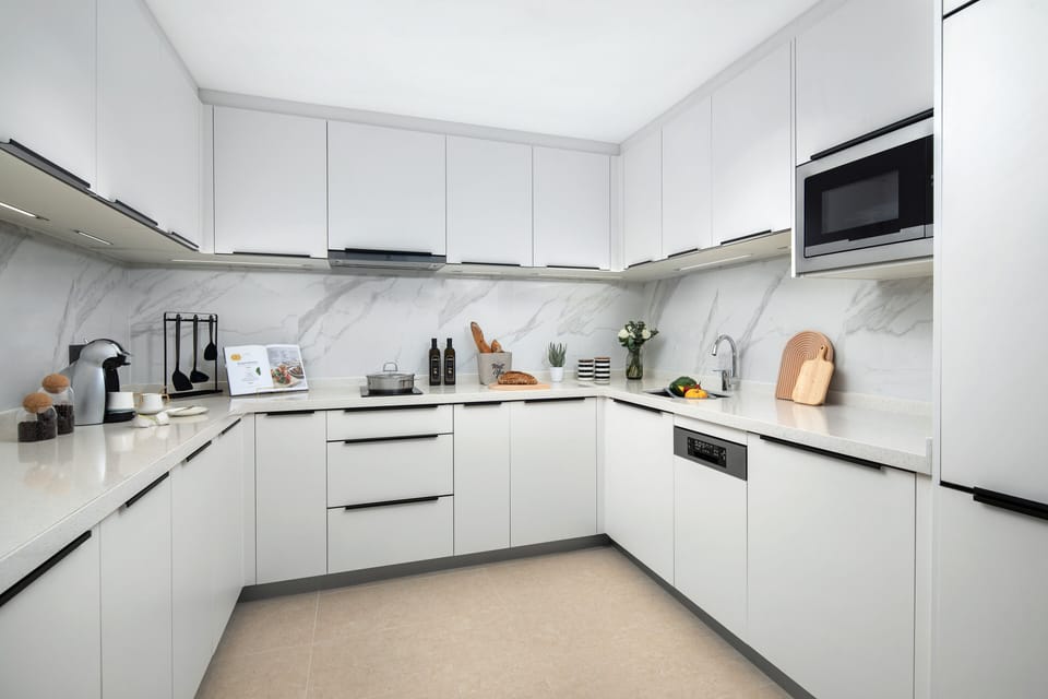 Fridge, microwave, stovetop, dishwasher