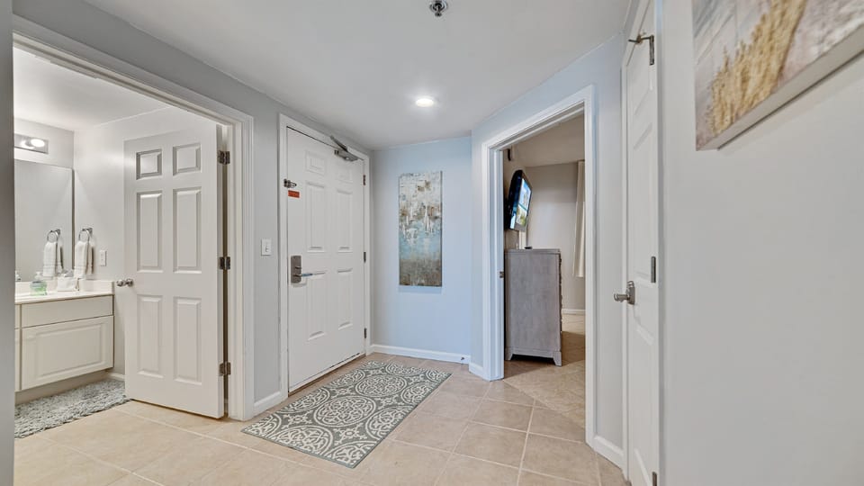 The half bath is right inside the entryway