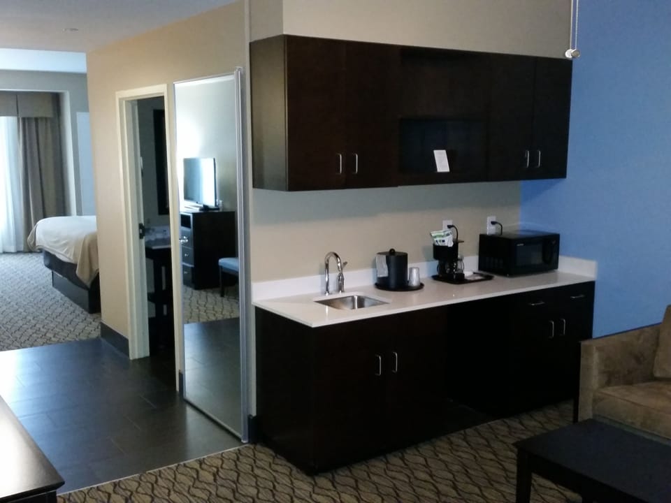In-room safe, desk, laptop workspace, iron/ironing board