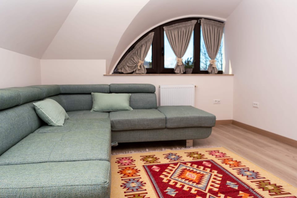 Family Apartment | Individually decorated, individually furnished, bed sheets
