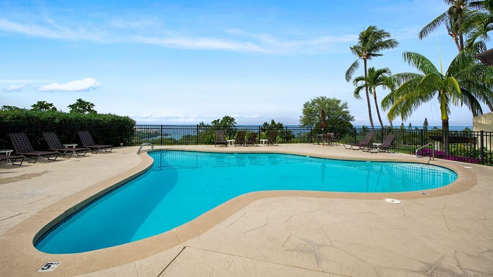Country Club Villas has 3 pool areas