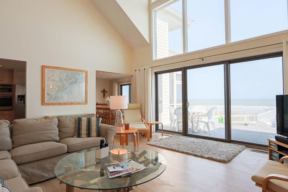 House, Multiple Beds, Balcony, Ocean View | Living area