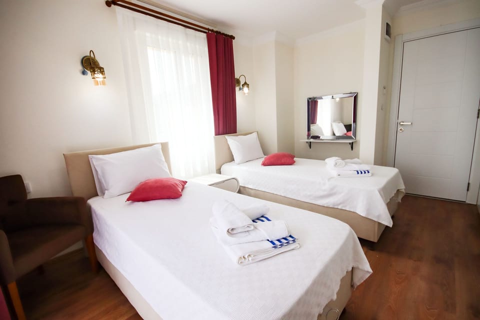 Deluxe Room, 2 Twin Beds | Premium bedding, iron/ironing board (on request), WiFi (free)