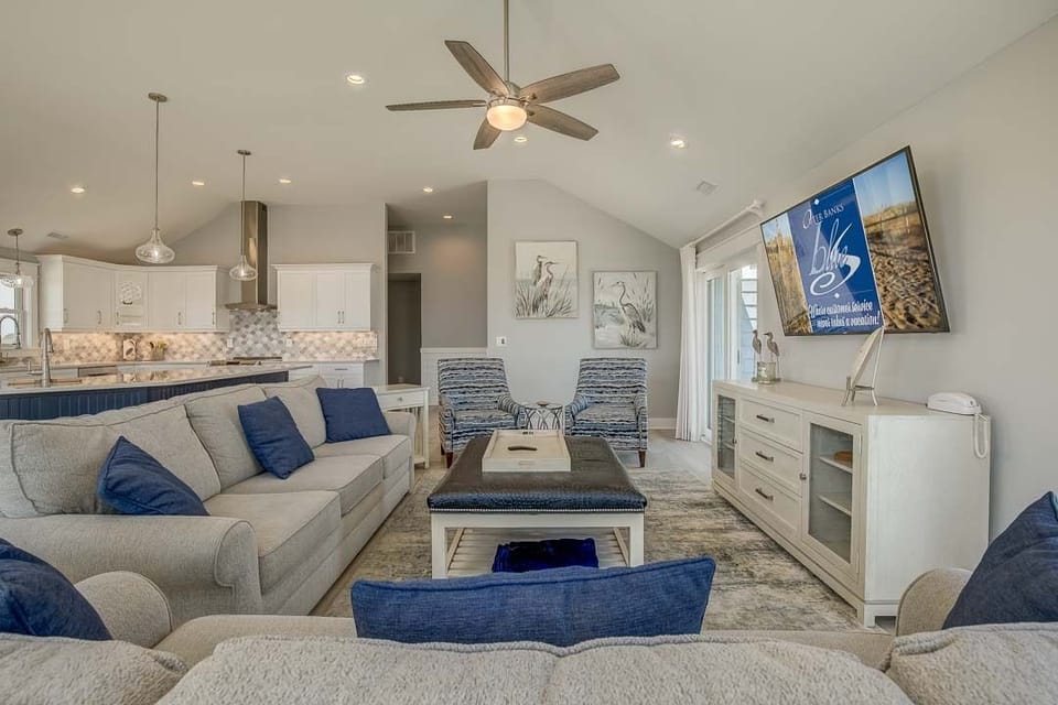 Top-Level Great Room with Deck Access