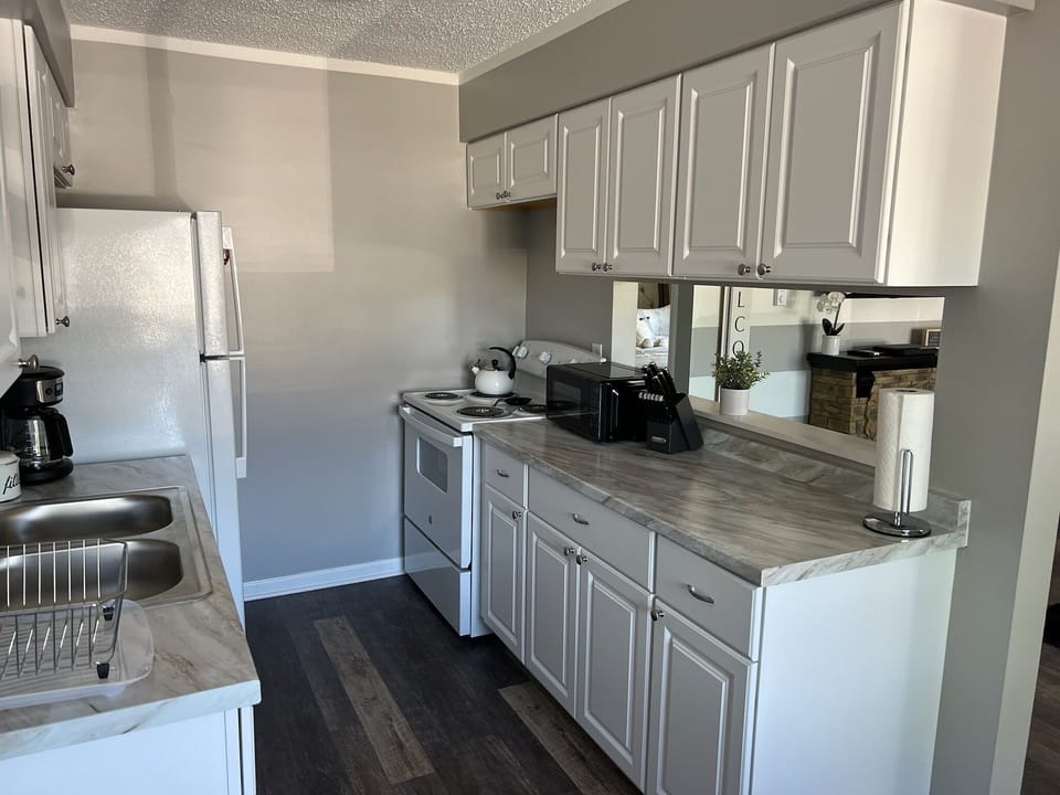 Ample storage space in the kitchen! 