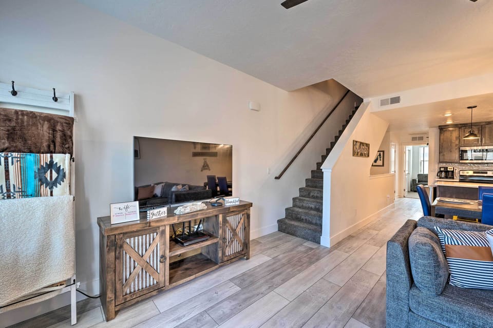 Living Room | Smart TV