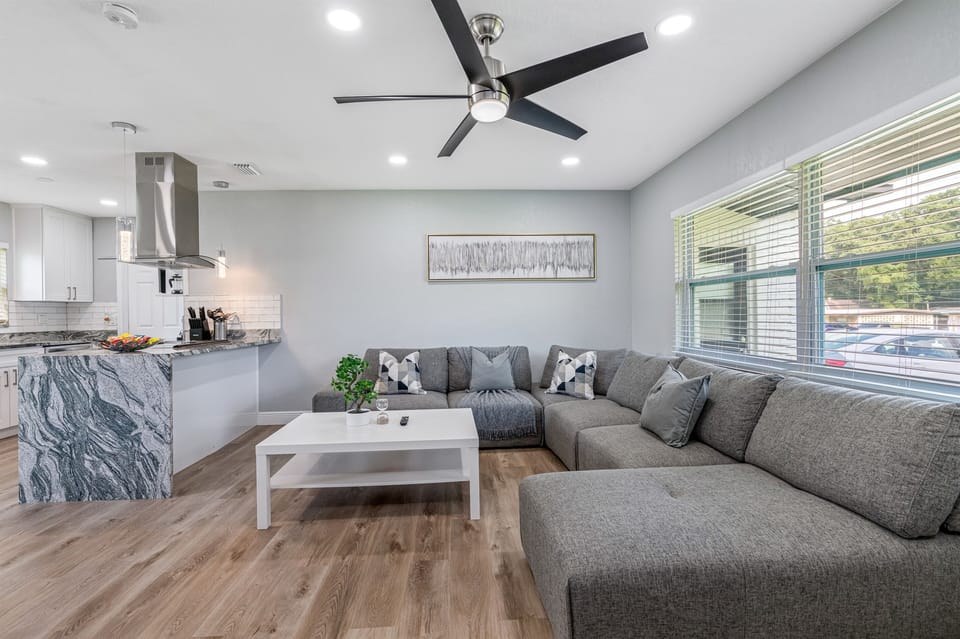 Our beautiful L-shaped couch is big enough to make everyone feel comfortable and relaxed. Make unforgettable memories with family and friends here! Don't hesitate to send us a message! Book now!