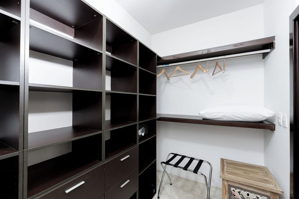 Walk-in closet
