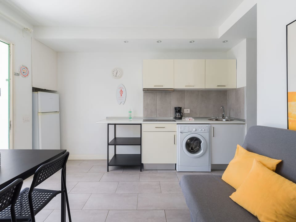 Kitchen or kitchenette,Living room