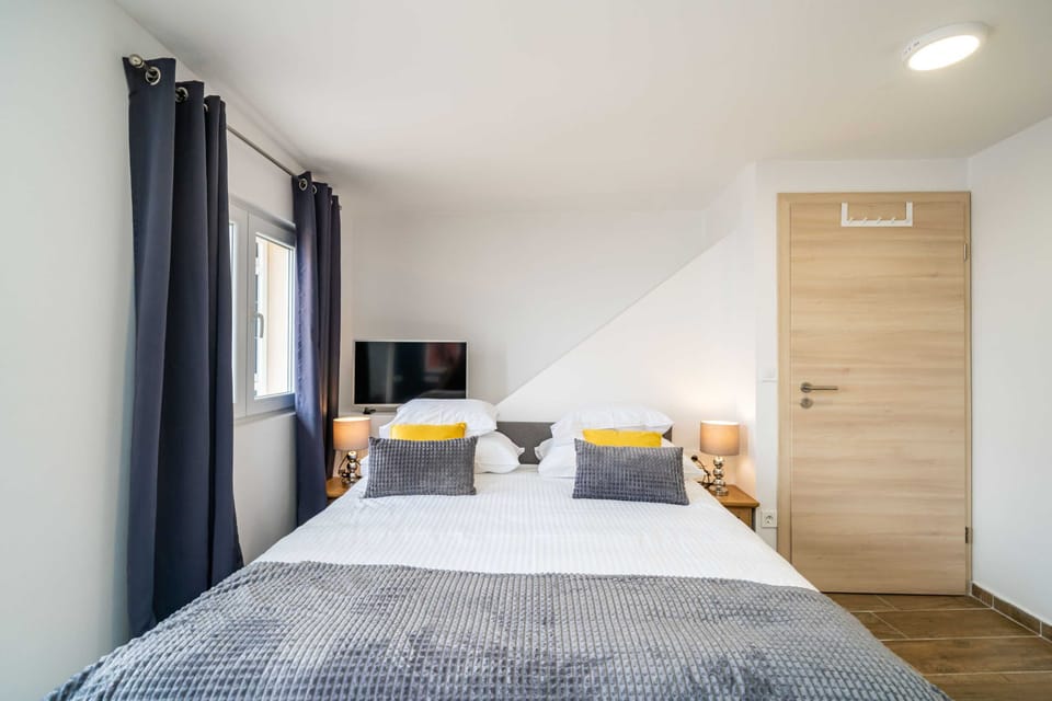 Double Room (Premium Double Room with Balcony) | 2 bedrooms
