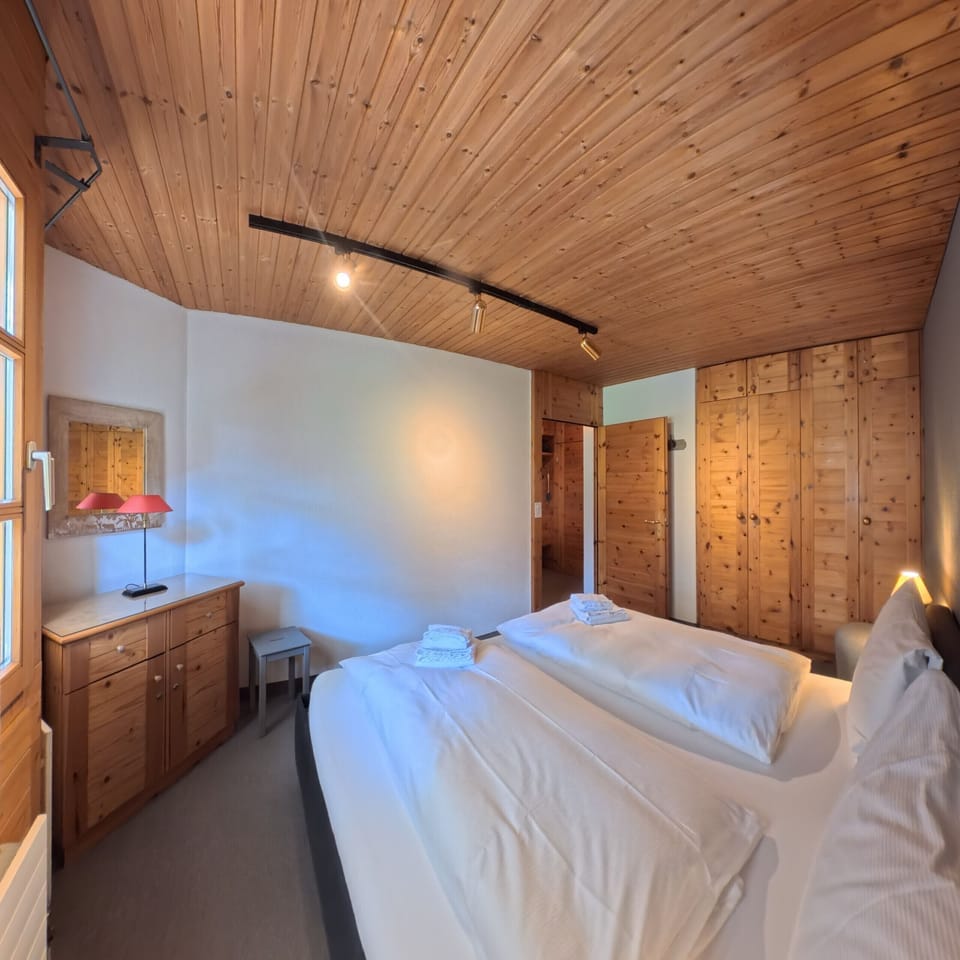 Bedroom with a double bed