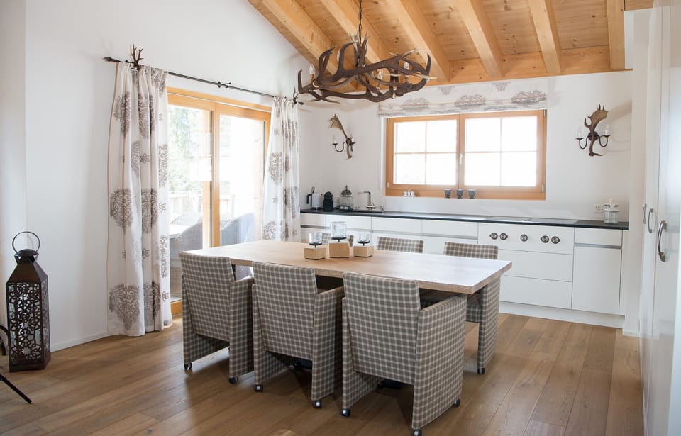 Kitchen with access to the terrace