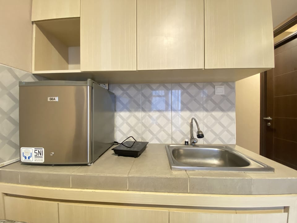 Fridge, stovetop, cookware/dishes/utensils