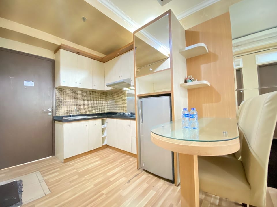 Fridge, stovetop, cookware/dishes/utensils