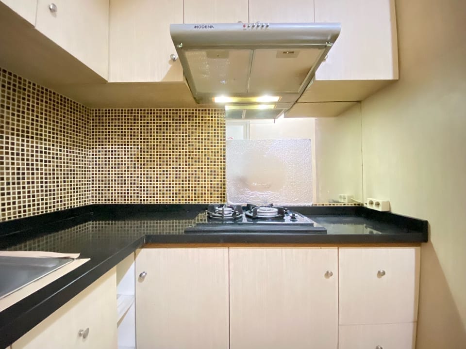 Fridge, stovetop, cookware/dishes/utensils