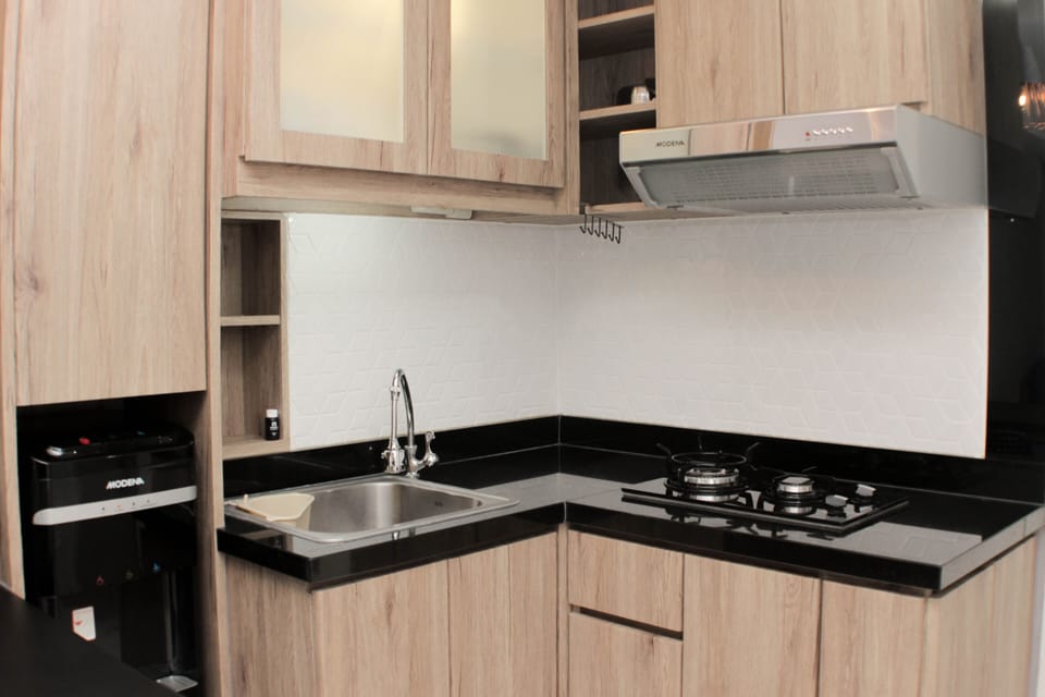 Room | Private kitchen | Fridge, stovetop, cookware/dishes/utensils