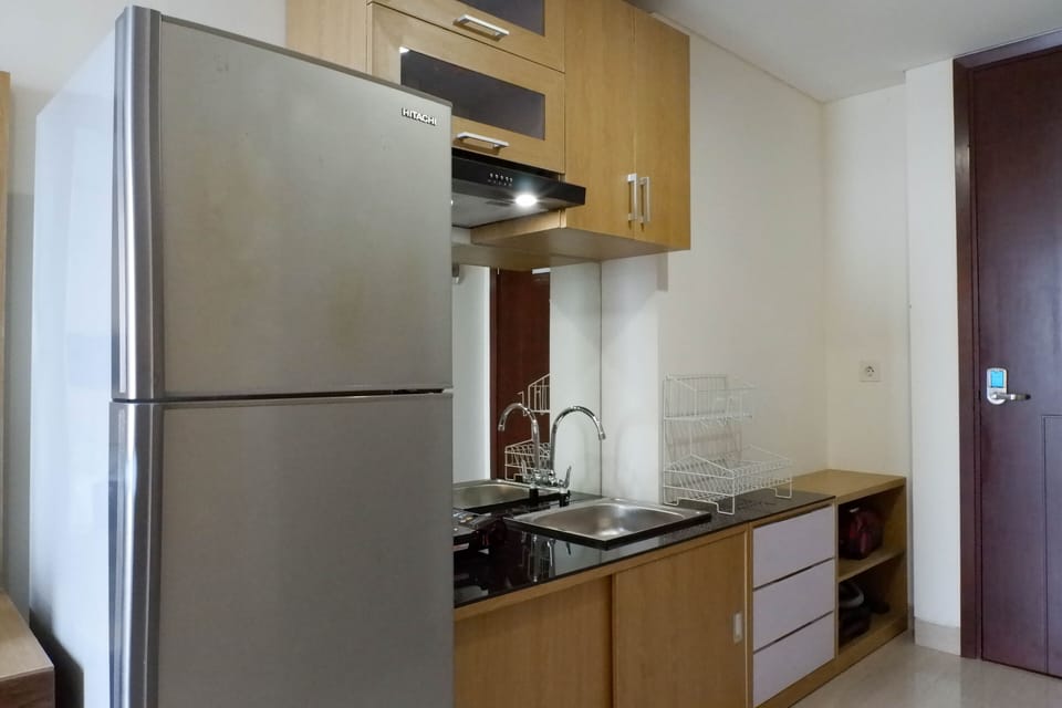 Room | Private kitchen | Fridge, stovetop, cookware/dishes/utensils