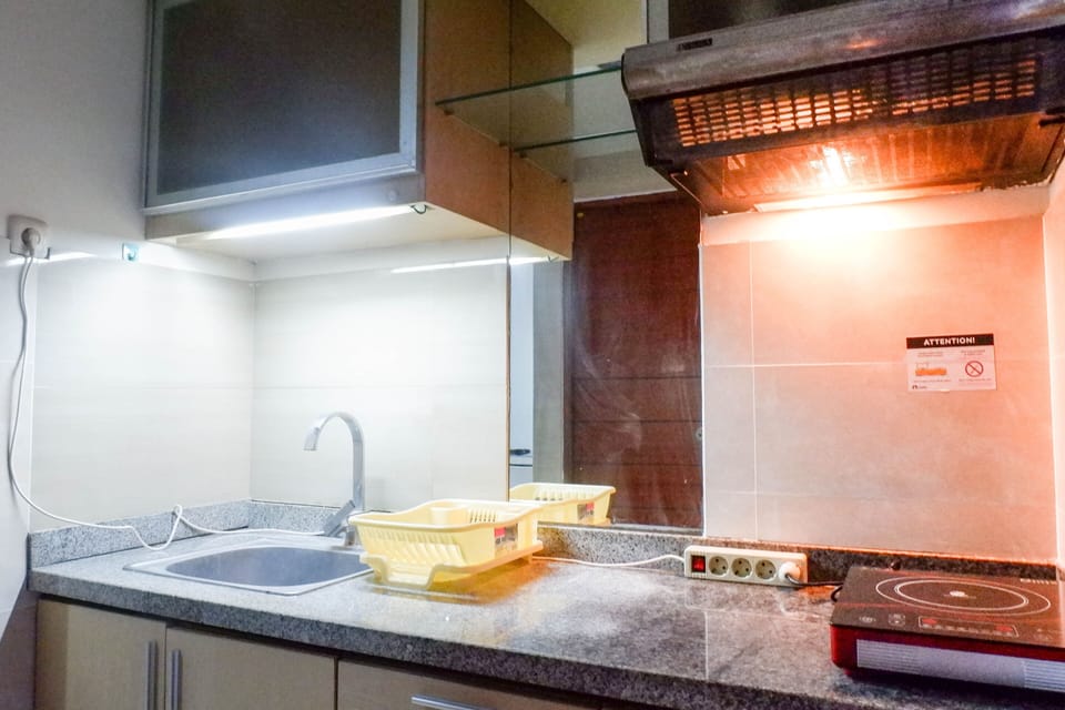Room | Private kitchen | Fridge, stovetop, rice cooker, cookware/dishes/utensils