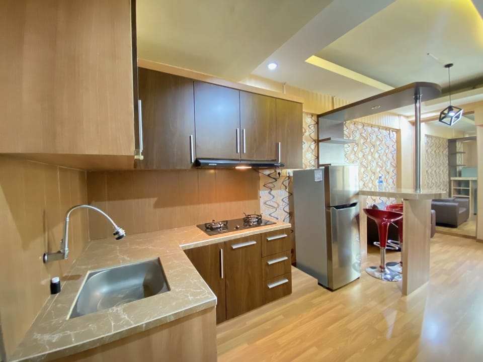 Room | Private kitchen | Fridge, stovetop, cookware/dishes/utensils