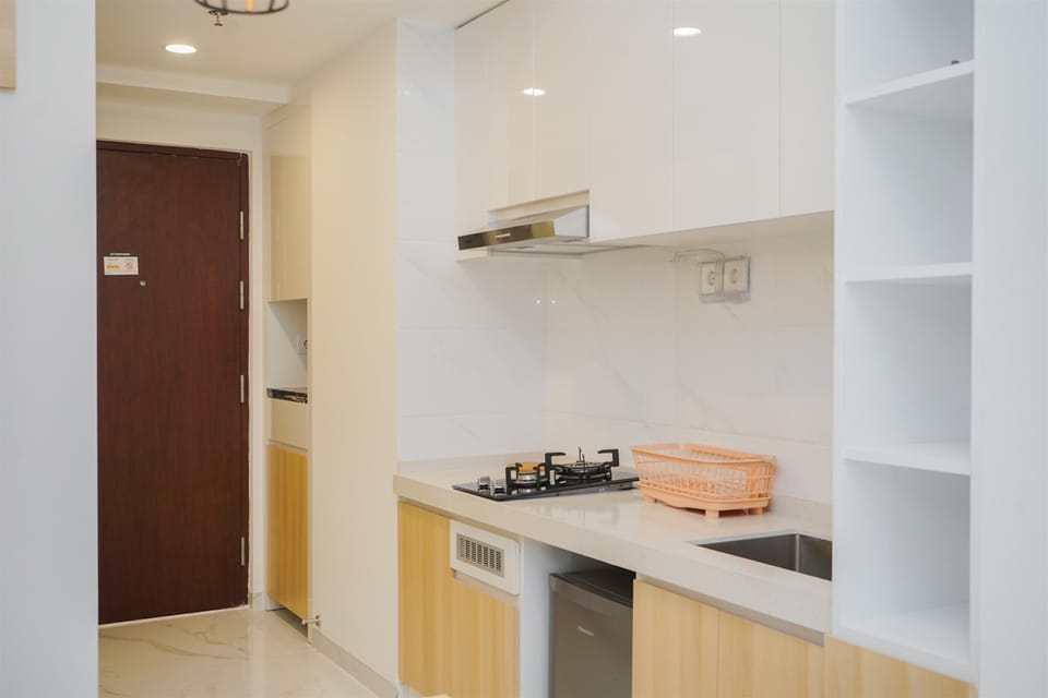 Fridge, stovetop, cookware/dishes/utensils
