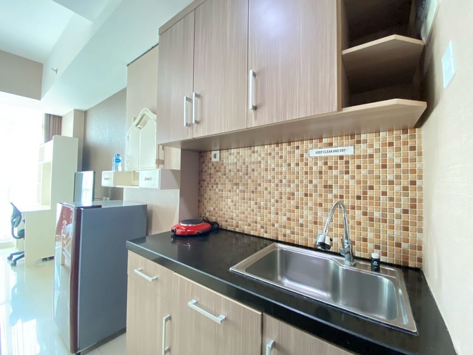 Fridge, stovetop, cookware/dishes/utensils
