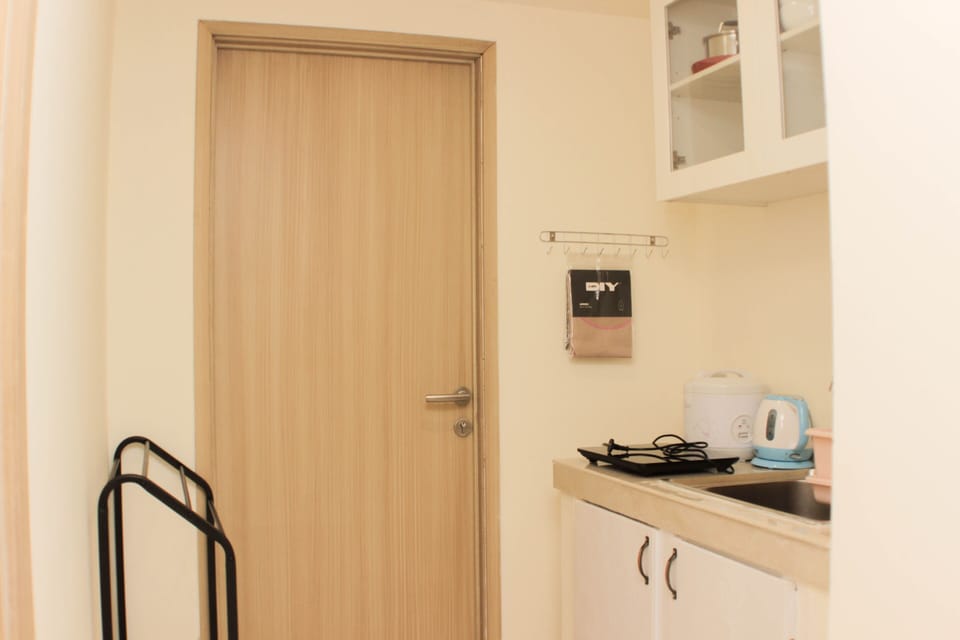 Fridge, stovetop, cookware/dishes/utensils