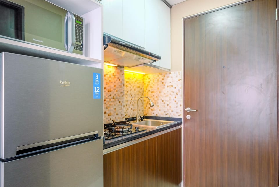 Fridge, stovetop, cookware/dishes/utensils