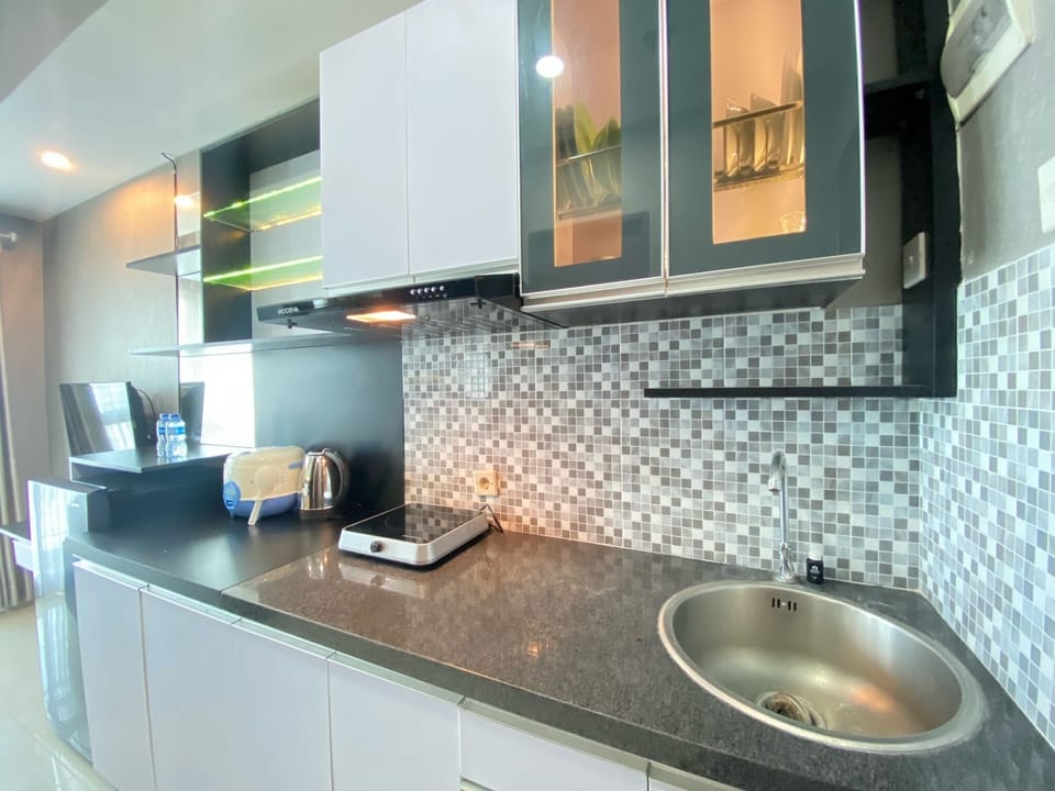 Fridge, stovetop, cookware/dishes/utensils