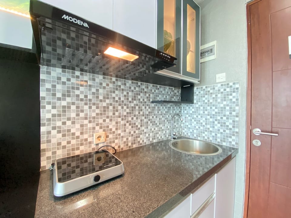 Fridge, stovetop, cookware/dishes/utensils