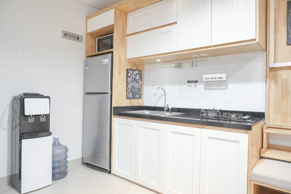 Fridge, stovetop, cookware/dishes/utensils