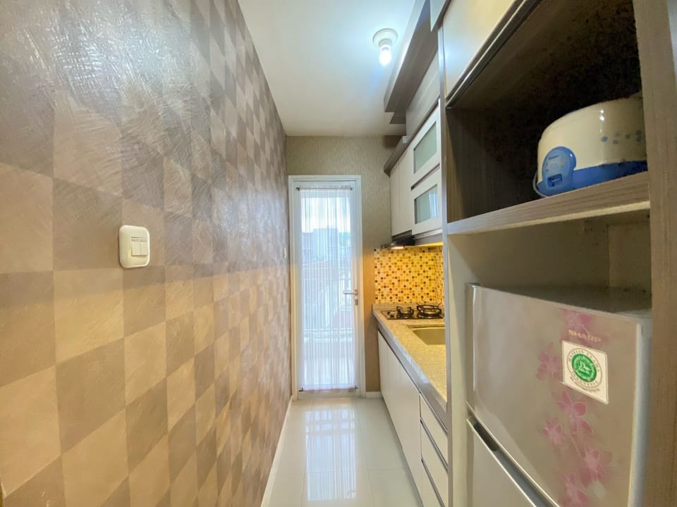 Fridge, stovetop, cookware/dishes/utensils