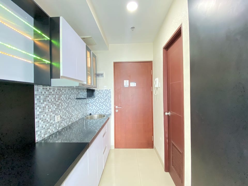 Fridge, stovetop, cookware/dishes/utensils