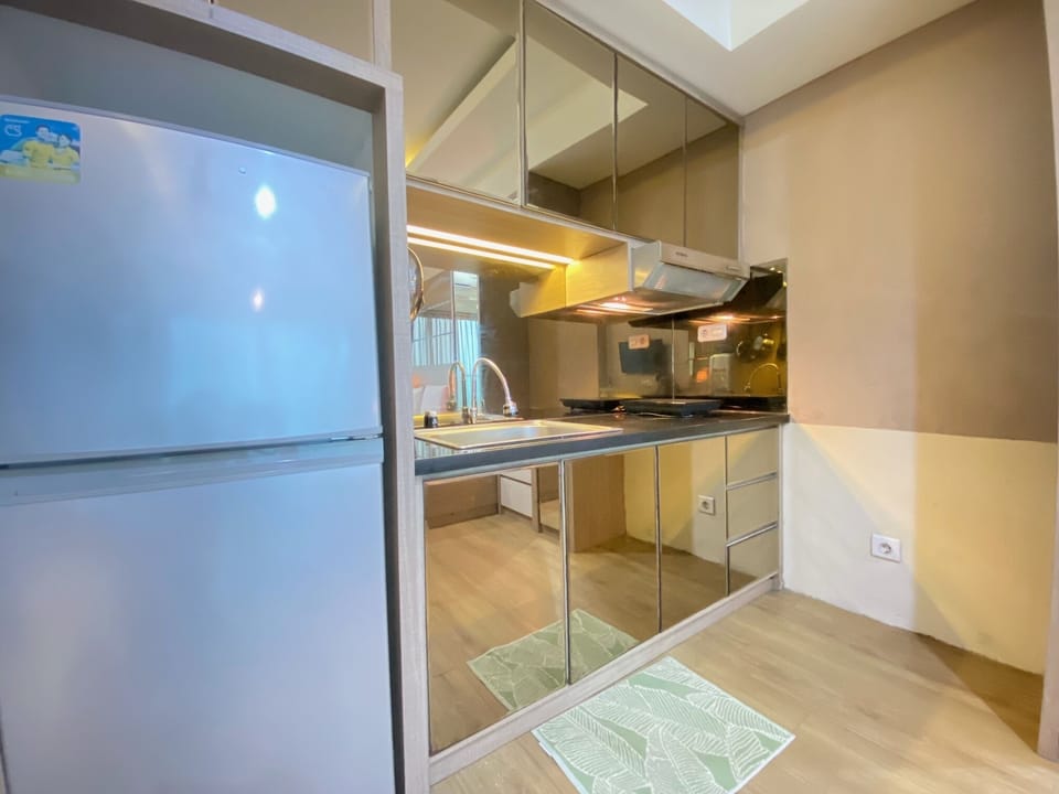 Room | Private kitchen | Fridge, stovetop, cookware/dishes/utensils