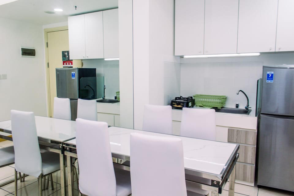 Fridge, stovetop, cookware/dishes/utensils