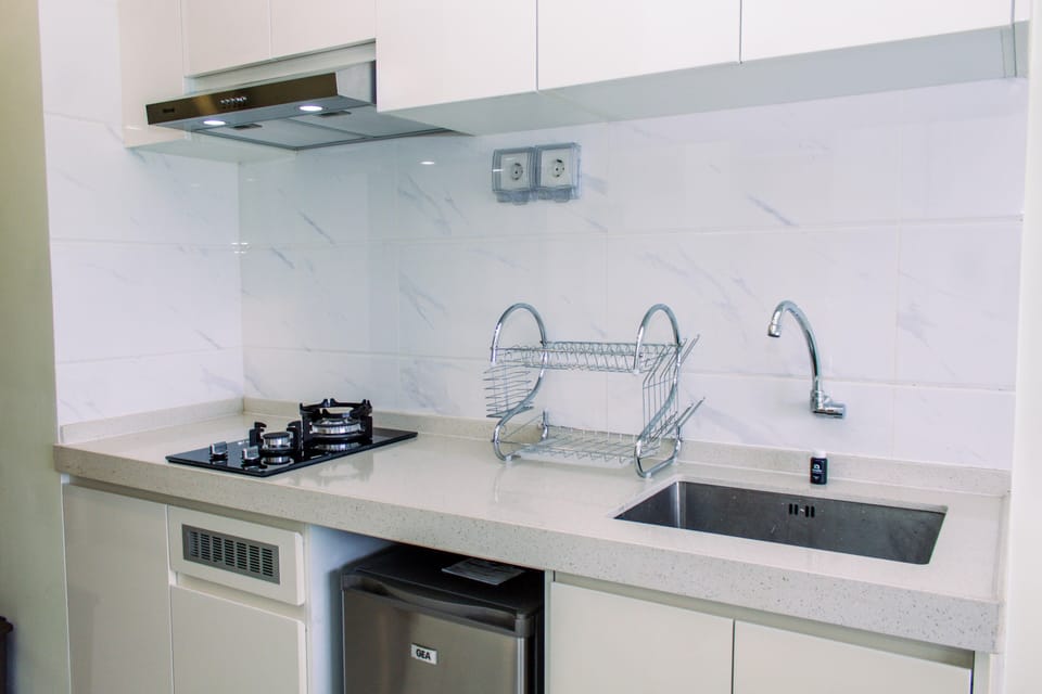 Room | Private kitchen | Fridge, stovetop, electric kettle, cookware/dishes/utensils