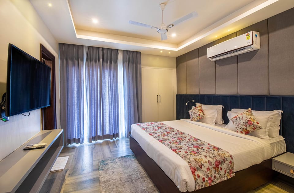 Honeymoon Studio Suite | Soundproofing, iron/ironing board, free WiFi