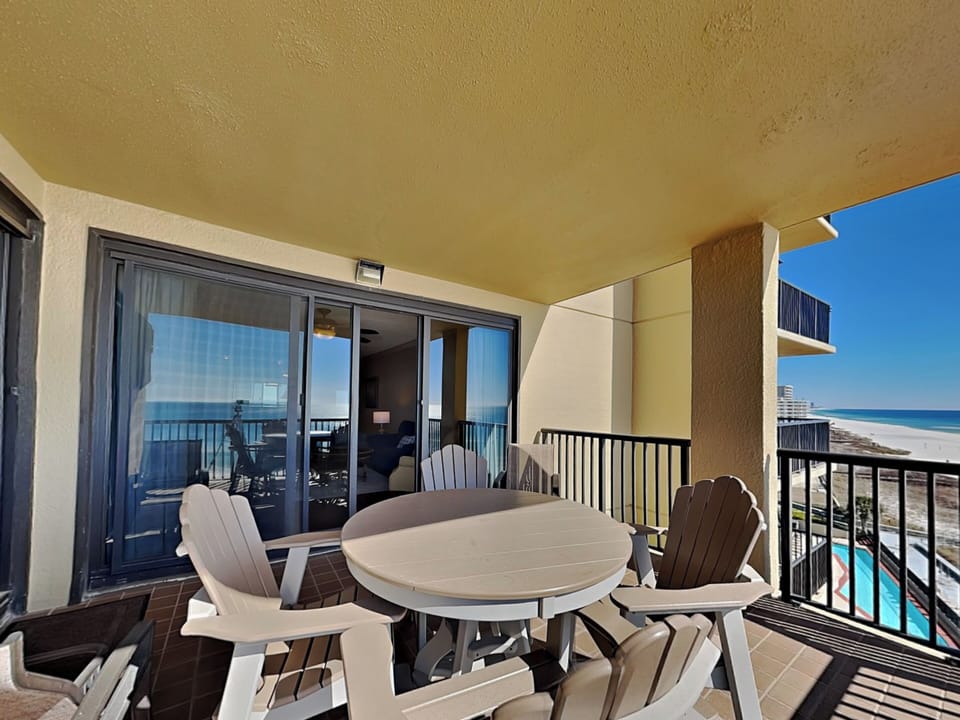 Private Gulf-Front Balcony with Outdoor Dining