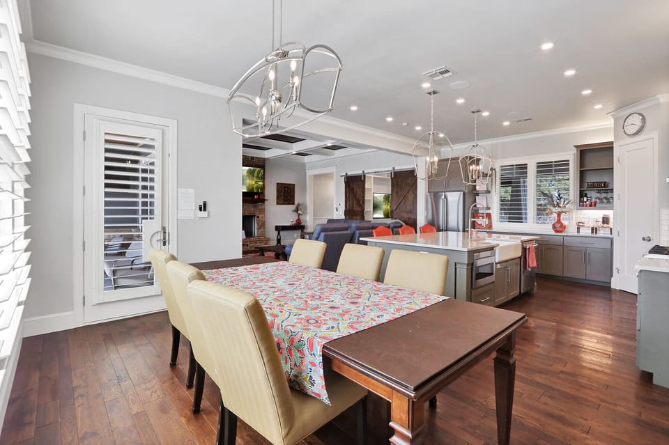 View looking back into the kitchen area