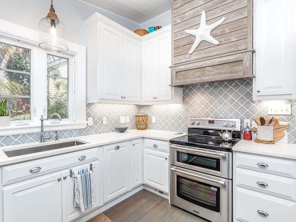 Beautiful all newly redesigned kitchen with stainless appliances and double ovens