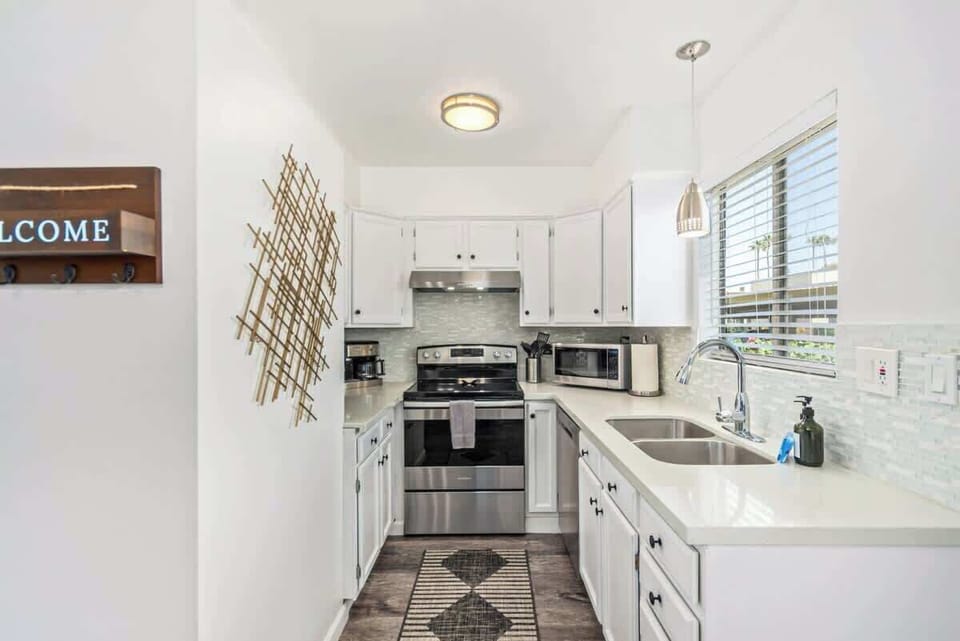 Updated fully stocked kitchen