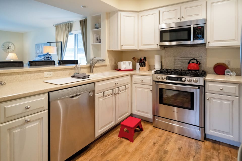 Fully Stocked Kitchen